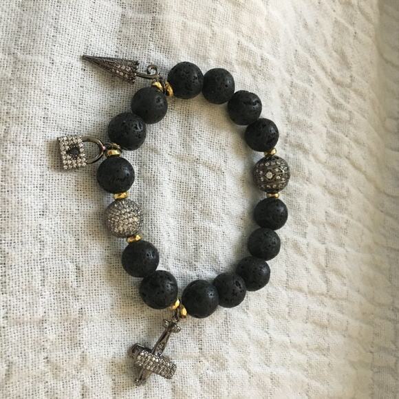 Charm Bracelet -Never Worn - Solid Great Quality - Picture 9 of 9